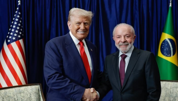 Trump elogia Lula após reunião, mas não garante acordo sobre tarifas