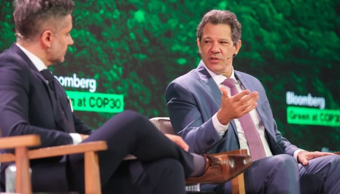 Haddad Reafirma Compromisso com Equilíbrio Fiscal e Critica 'Delírios' Sobre Metas