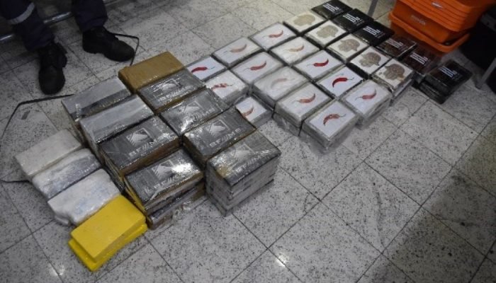 PF captura oito foragidos e apreende mais de 100 kg de cocaína em Guarulhos