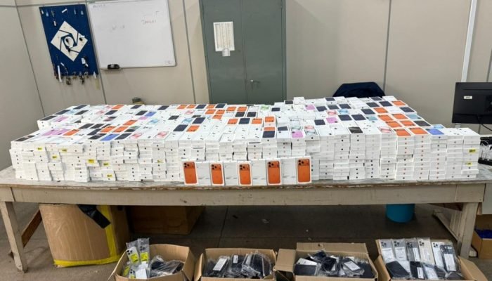 Polícia Federal apreende grande quantidade de eletrônicos em caminhão frigorífico em Arapongas/PR