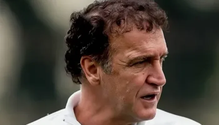 Foto: Cuca chega em meio a críticas da torcida santista. (Foto: Divulgação/Santo