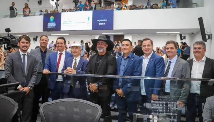 Presidente da Assomasul e prefeito de Itaquiraí, Thalles Tomazelli, reforça a importância da presença dos prefeitos na ALEMS/ Foto: Edson Ribeiro