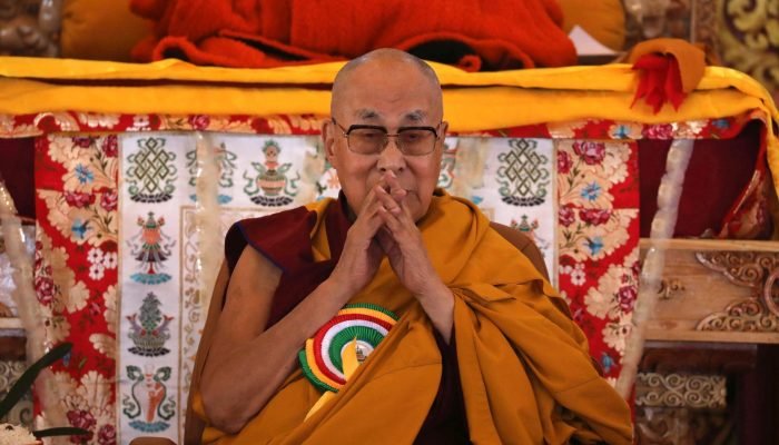 China classifica premiação de Dalai Lama no Grammy como “manobra política”