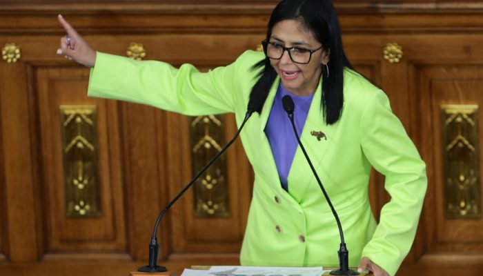 Ditadora interina da Venezuela pede fim das ordens dos EUA