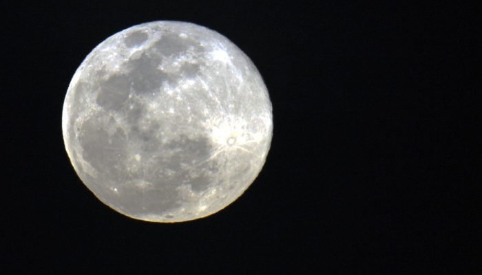 Superlua do Castor Iluminará o Brasil por Três Noites