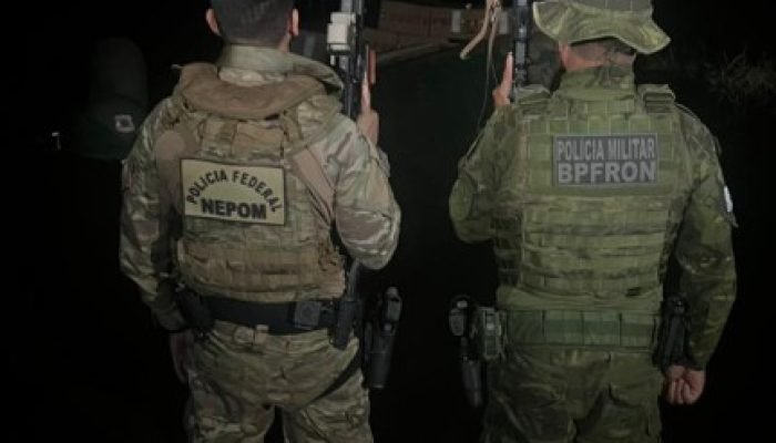 PF prende homem e apreende 400 caixas de cigarros contrabandeados