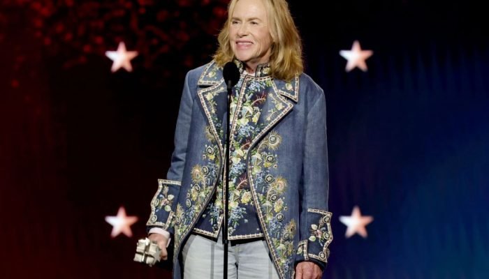Amy Madigan venceu o Critics Choice Awards 2026 de Melhor Atriz Coadjuvante por