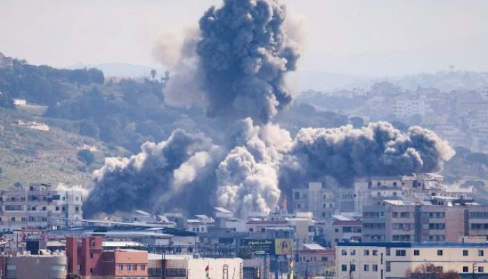 Ataque israelense em Tiro, no Líbano — Foto: Ataque israelense em Tiro, no Líban