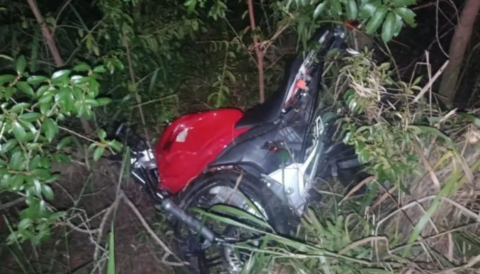 Moto em que a vítima estava. (Reprodução, Da Hora Bataguassu) — Foto: Moto em qu