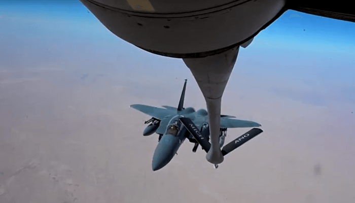 Foto: Aviões do Exército dos EUA durante missão de resgate no Irã | Reprodução/R