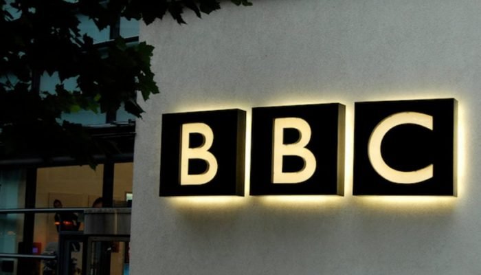 BBC árabe sob fogo: correções em reportagens sobre Gaza levantam questionamentos