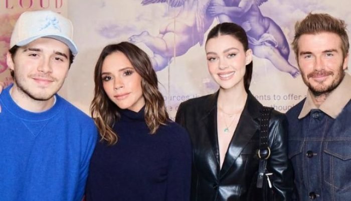 Brooklyn Beckham e Nicola Peltz com David e Victoria Beckham — Foto: Brooklyn Be