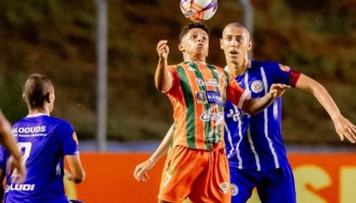 Naviraiense criou boas chances até ter um jogador expulso no segundo tempo (Foto: Edy Júnior Silva/CA Assisense)