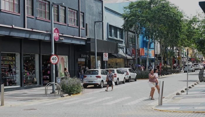 COMERCIO-FUNCIONA-NO-FERIADO-NILSON-FIGUEIREDO-9-1