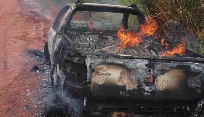 Carro estava em estrada vicinal (Foto: Divulgação)