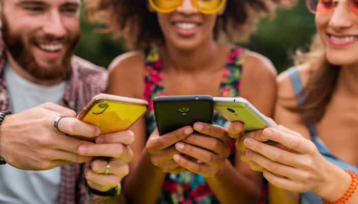 Veja dicas para proteger seu celular na folia — Foto: Veja dicas para proteger s