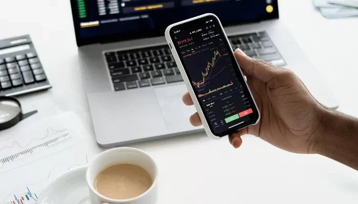 Dólar Estável Completa Quinta Semana de Queda no Brasil