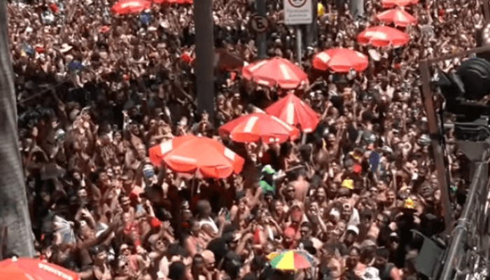 Foliões no Rio de Janeiro — Foto: Foliões no Rio de Janeiro | Reprodução