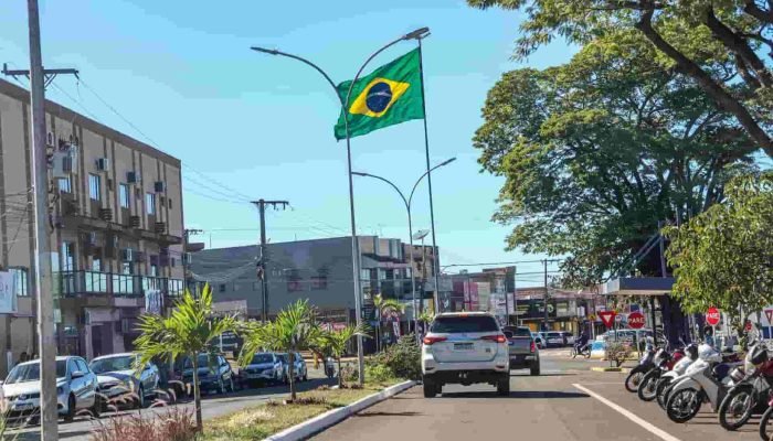 Centro de Ivinhema. (Eliel Dias, Jornal Midiamax) — Foto: Centro de Ivinhema. (E