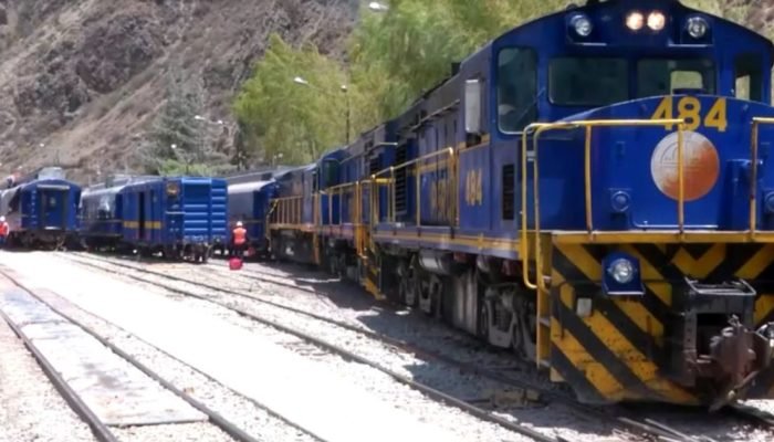 Colisão de trens no Peru próximo a Machu Picchu — Foto: Colisão de trens no Peru