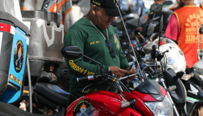 Foto: Trabalhadores motociclistas de entrega e motofrete realizam ato de protest