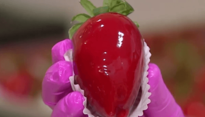 Morango do amor, sobremesa que viralizou em 2025 — Foto: Morango do amor, sobrem