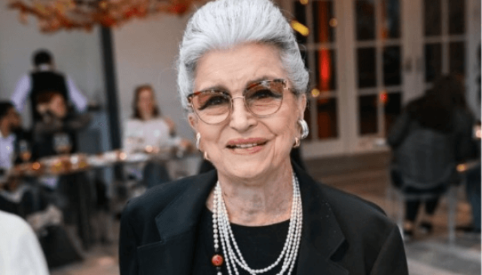 Foto: A consultora de moda e empresária Costanza Pascolato | Foto: Reprodução/In