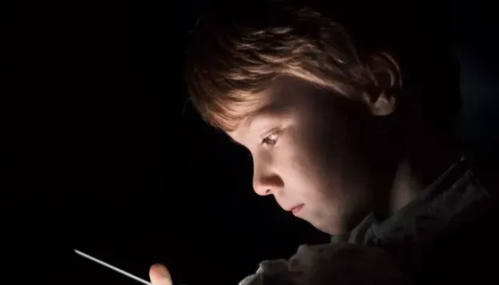 Projeto que restringe acesso de crianças a redes sociais avança em Portugal — Fo