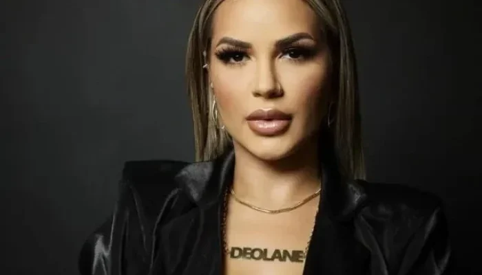Deolane-Bezerra