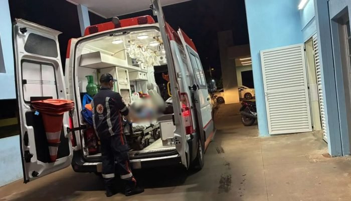 Foto: Motociclista foi socorrido pelo Samu. (Reprodução, Nova News)