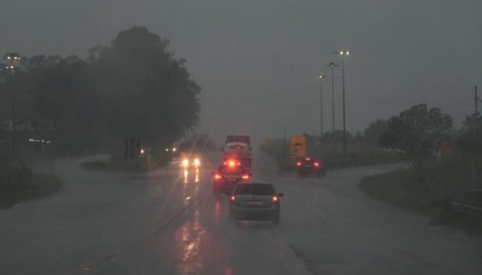 Chuva em Campo Grande. — Foto: Chuva em Campo Grande. (Foto: Madu Livramento, Jo