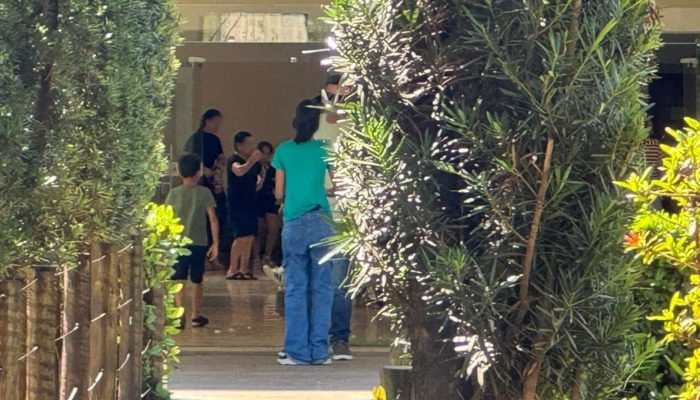 Cerimônia de despedida reúne familiares e amigos. — Foto: Cerimônia de despedida