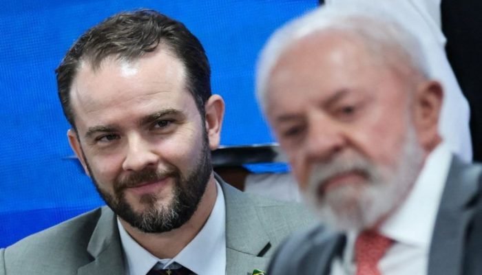 Foto: Durigan e Lula em foto de janeiro de 2026 | Reuters/Adriano Machado