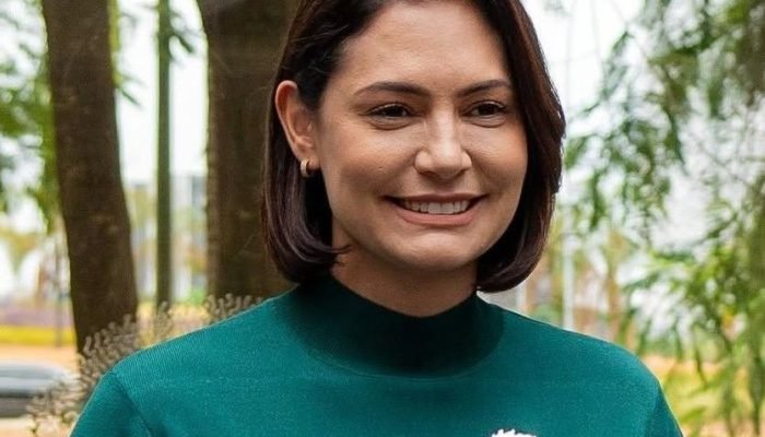 Michelle Bolsonaro em foto recente publicada nas redes sociais — Foto: Ex-primei