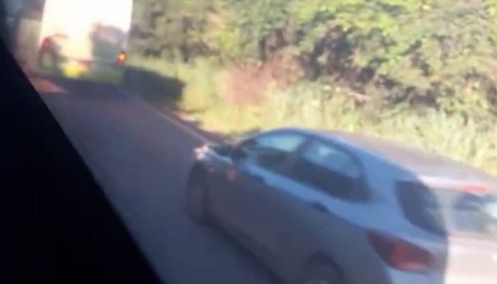 Foto: Acidente com trabalhadores aconteceu na manhã desta segunda-feira (23).(Fo