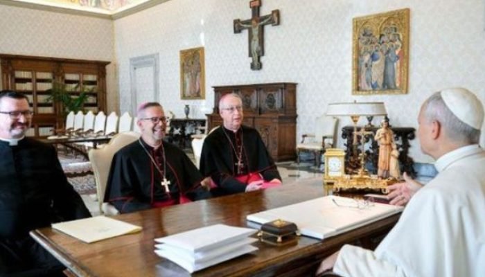 Papa Leão XVI Devolve Artefatos Indígenas ao Canadá