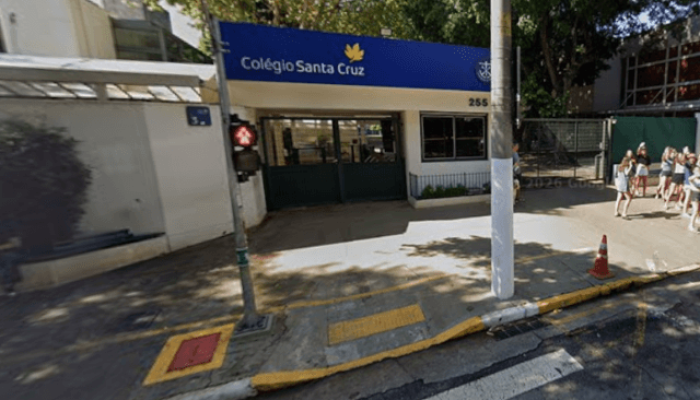 Foto: Fachada do Colégio Santa Cruz, no Alto de Pinheiros, zona oeste de São Pau