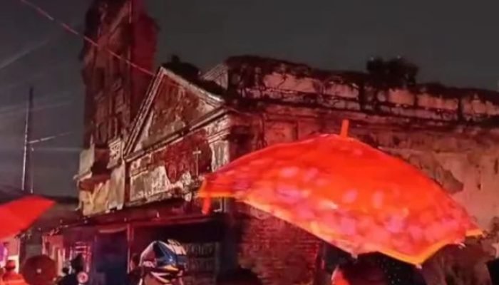 Foto: Casarão desaba e deixa 2 mortos em comunidade no Recife | Reprodução/JC