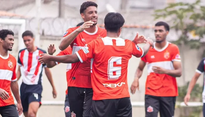 Foto: {{ game.teamA.name_abbr }}