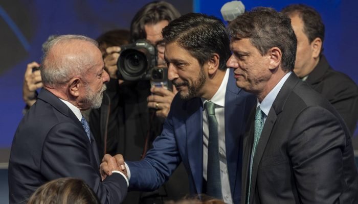 Lançamento do SBT News destaca discurso de Moraes após revogação de sanções dos EUA