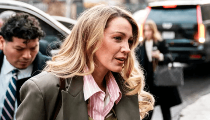 Blake Lively chega para audiência de conciliação em NY — Foto: Blake Lively cheg