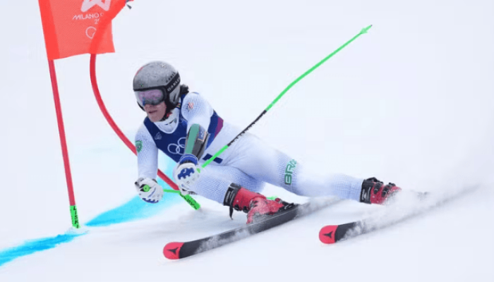 Lucas Pinheiro após a conquista do ouro no slalom gigante dos Jogos Olímpicos de