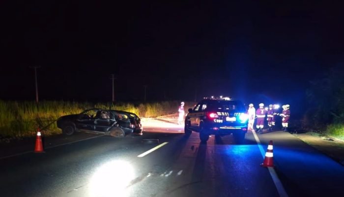 Contrabandista ainda foi atropelado por um caminhão — Foto: Contrabandista ainda