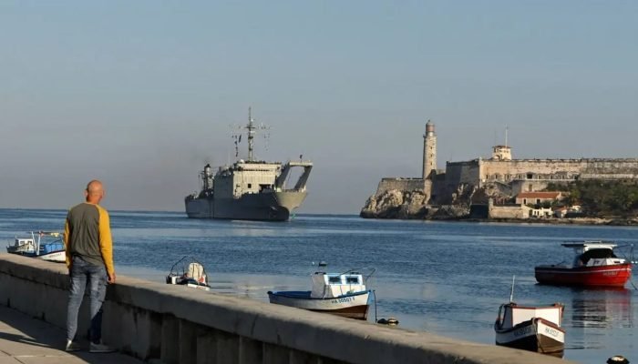 Ajuda inclui alimentos e produtos essenciais para a população cubana — Foto: Aju