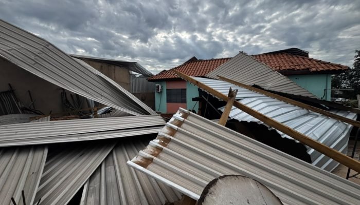 Oficina-foi-destelhada-em-ventania-que-causou-destruicao-no-Estrela-Park-Pietra-Dorneles-Jornal-Midiamax-1