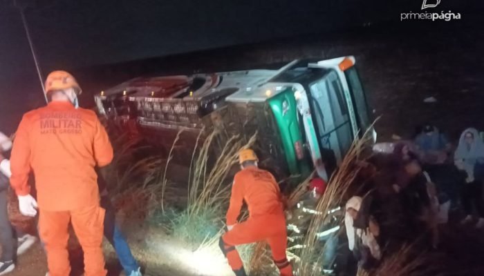 Ônibus tomba na BR-070 em Barra do Garças: 33 passageiros sobrevivem