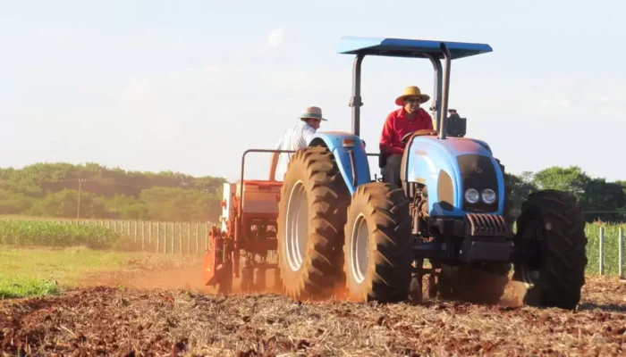 Operador-de-Trator-Agricola