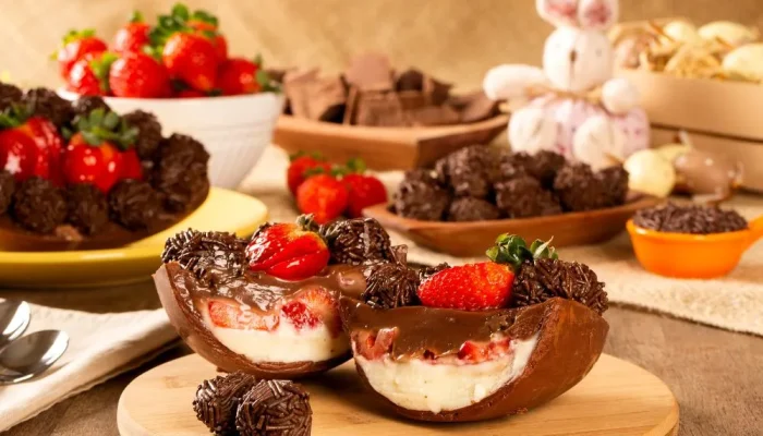 Ovo-de-Pascoa-com-Recheio-de-Leite-Ninho-com-Morango