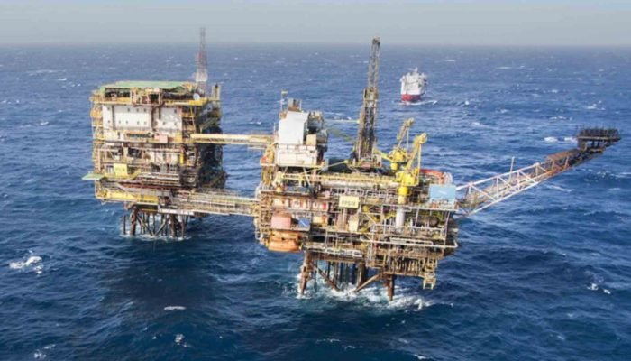 Plataforma de petróleo da Petrobras em alto mar. — Foto: Plataforma de petróleo