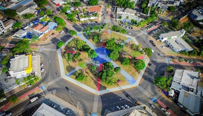 Praca-Euclides-Fabris-em-Navirai-Prefeitura-autorizou-antecipacao-do-13o-salario-dos-servidores-PMN-Divulgacao